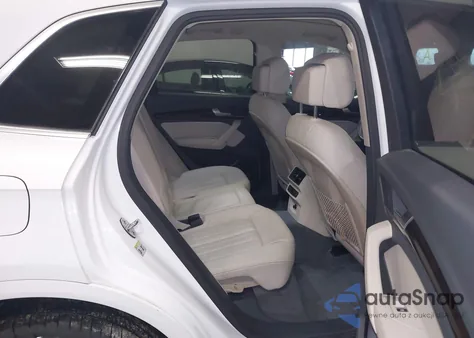 2018 Audi Q5 2.0T Premium/2.0T Tech Premium z USA, uszkodzony, nr VIN WA1BNAFY0J2233261